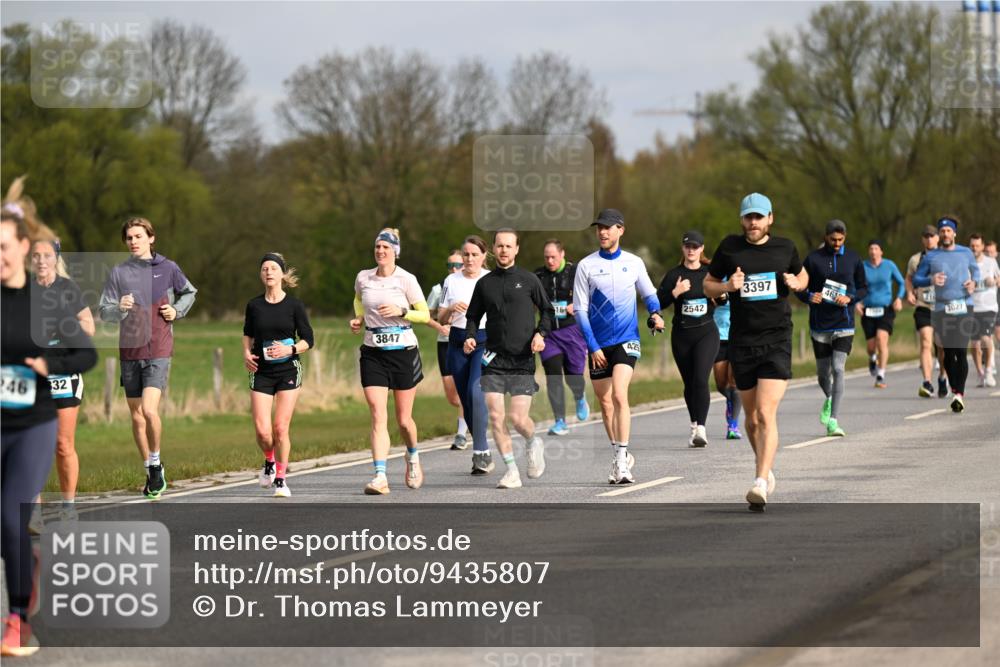 12.04.2026 - 45. Internationalen Wilhelmsburger Insellauf Dr. Thomas Lammeyer http://msf.ph/oto/9435807 12.04.2026 09:25:44 Laufen 246, 32, 3847, 16, 423, 3397, 2542, 462, 3027 meine-sportfotos.de