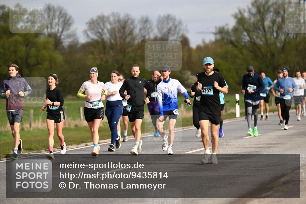 12.04.2026 - 45. Internationalen Wilhelmsburger Insellauf Dr. Thomas Lammeyer http://msf.ph/oto/9435814 12.04.2026 09:25:45 Laufen 3750, 3847, 241, 425, 3397, 461 meine-sportfotos.de