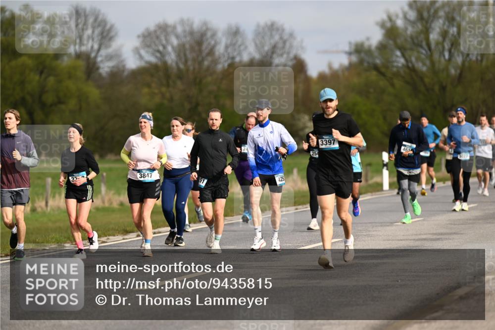 12.04.2026 - 45. Internationalen Wilhelmsburger Insellauf Dr. Thomas Lammeyer http://msf.ph/oto/9435815 12.04.2026 09:25:45 Laufen 32, 3847, 425, 3397, 4614, 3027 meine-sportfotos.de