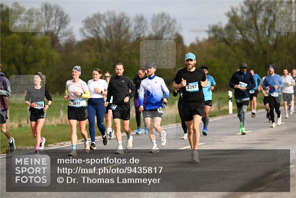 12.04.2026 - 45. Internationalen Wilhelmsburger Insellauf Dr. Thomas Lammeyer http://msf.ph/oto/9435817 12.04.2026 09:25:45 Laufen 758, 3847, 42, 3397, 461, 3027 meine-sportfotos.de