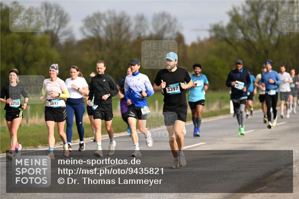 12.04.2026 - 45. Internationalen Wilhelmsburger Insellauf Dr. Thomas Lammeyer http://msf.ph/oto/9435821 12.04.2026 09:25:46 Laufen 3758, 3847, 425, 3397, 46127 meine-sportfotos.de