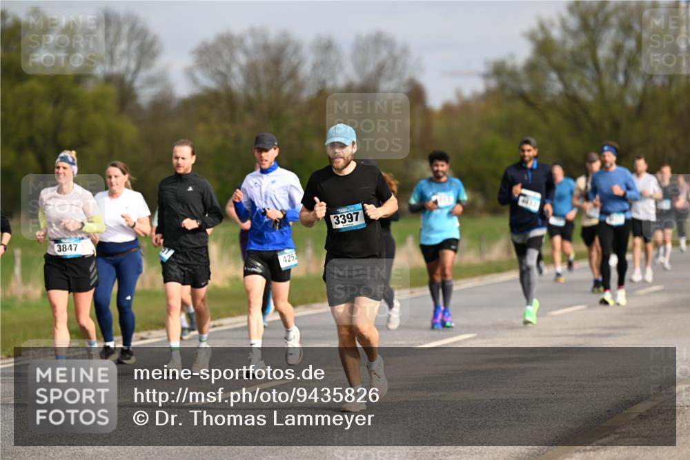 12.04.2026 - 45. Internationalen Wilhelmsburger Insellauf Dr. Thomas Lammeyer http://msf.ph/oto/9435826 12.04.2026 09:25:46 Laufen 3847, 425, 3397, 4612 meine-sportfotos.de