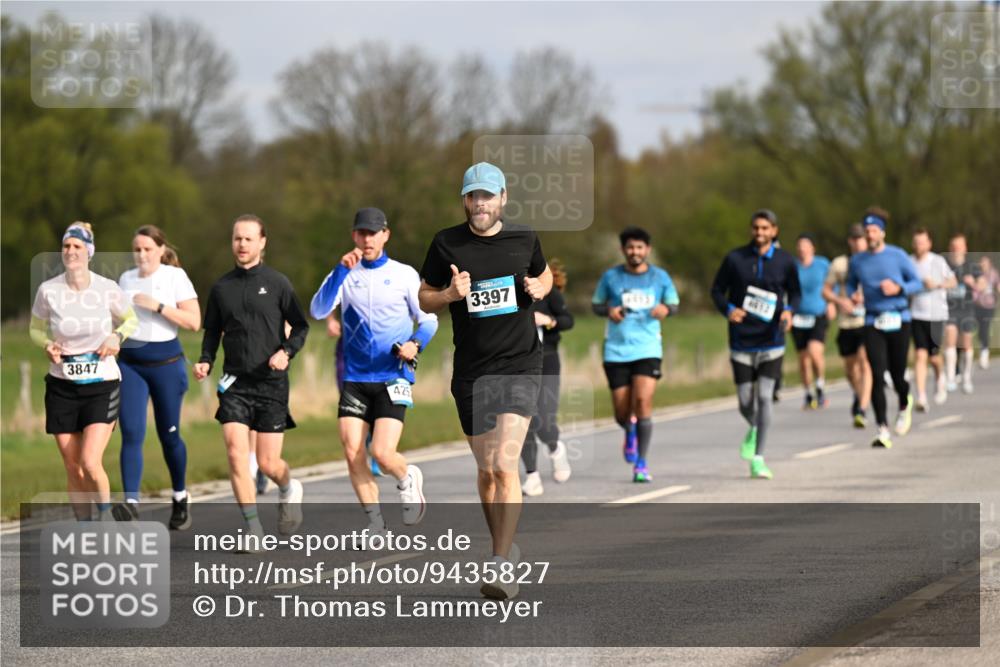 12.04.2026 - 45. Internationalen Wilhelmsburger Insellauf Dr. Thomas Lammeyer http://msf.ph/oto/9435827 12.04.2026 09:25:47 Laufen 3847, 425, 3397, 4013 meine-sportfotos.de