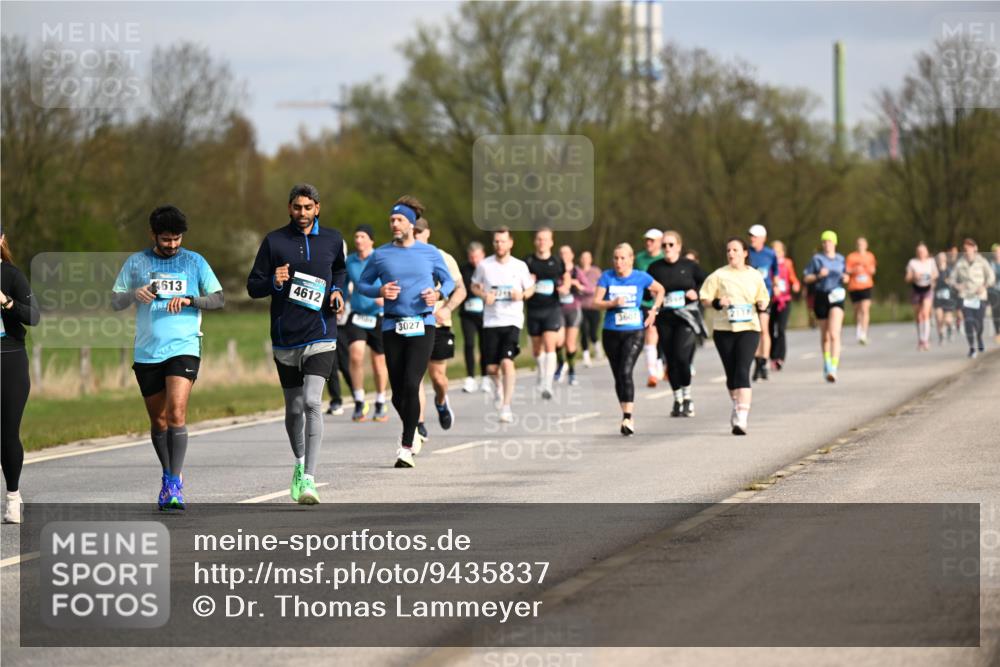12.04.2026 - 45. Internationalen Wilhelmsburger Insellauf Dr. Thomas Lammeyer http://msf.ph/oto/9435837 12.04.2026 09:25:49 Laufen 4613, 4612, 3027, 3607 meine-sportfotos.de