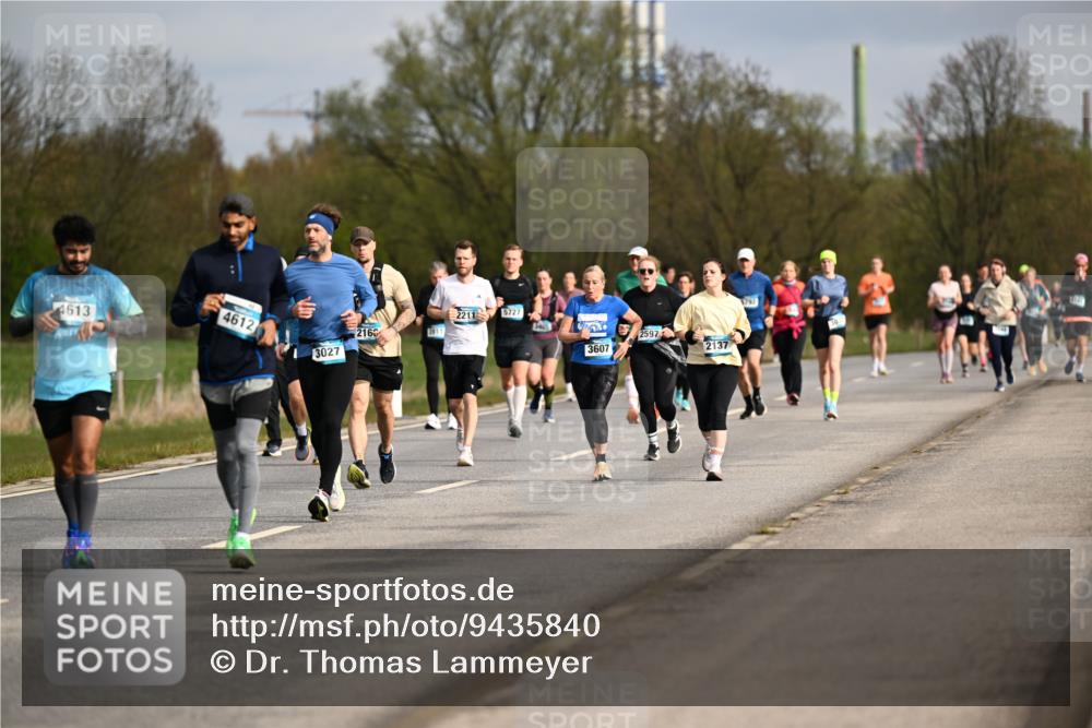 12.04.2026 - 45. Internationalen Wilhelmsburger Insellauf Dr. Thomas Lammeyer http://msf.ph/oto/9435840 12.04.2026 09:25:49 Laufen 5727, 2211, 4613, 4612, 216, 2811, 3027, 2597, 3607, 2137 meine-sportfotos.de