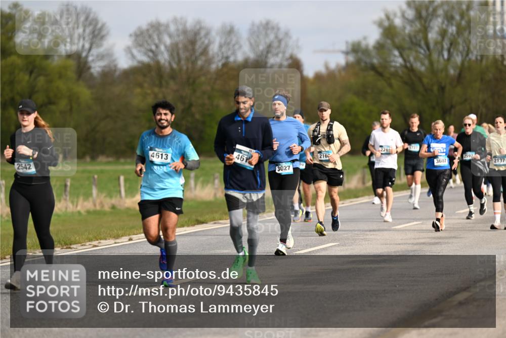12.04.2026 - 45. Internationalen Wilhelmsburger Insellauf Dr. Thomas Lammeyer http://msf.ph/oto/9435845 12.04.2026 09:25:51 Laufen 4613, 2542, 461, 2166, 2597, 3027, 3607, 2137 meine-sportfotos.de