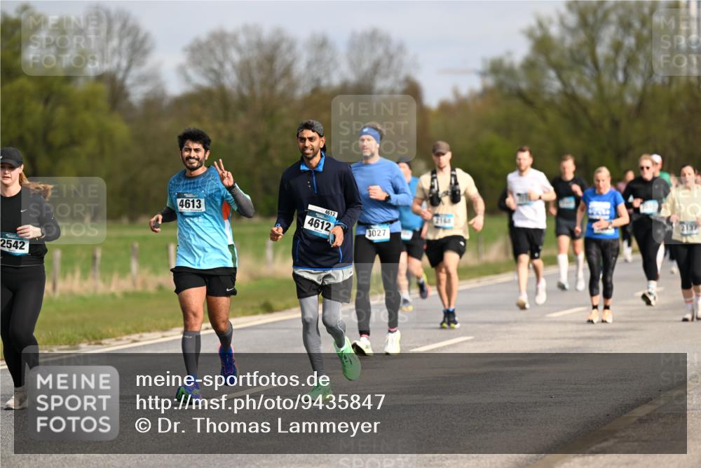 12.04.2026 - 45. Internationalen Wilhelmsburger Insellauf Dr. Thomas Lammeyer http://msf.ph/oto/9435847 12.04.2026 09:25:51 Laufen 2542, 4613, 4612, 4612, 2164, 3027 meine-sportfotos.de
