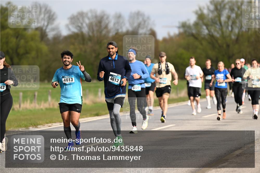 12.04.2026 - 45. Internationalen Wilhelmsburger Insellauf Dr. Thomas Lammeyer http://msf.ph/oto/9435848 12.04.2026 09:25:51 Laufen 4613, 42, 4612, 4612, 3027, 2164 meine-sportfotos.de
