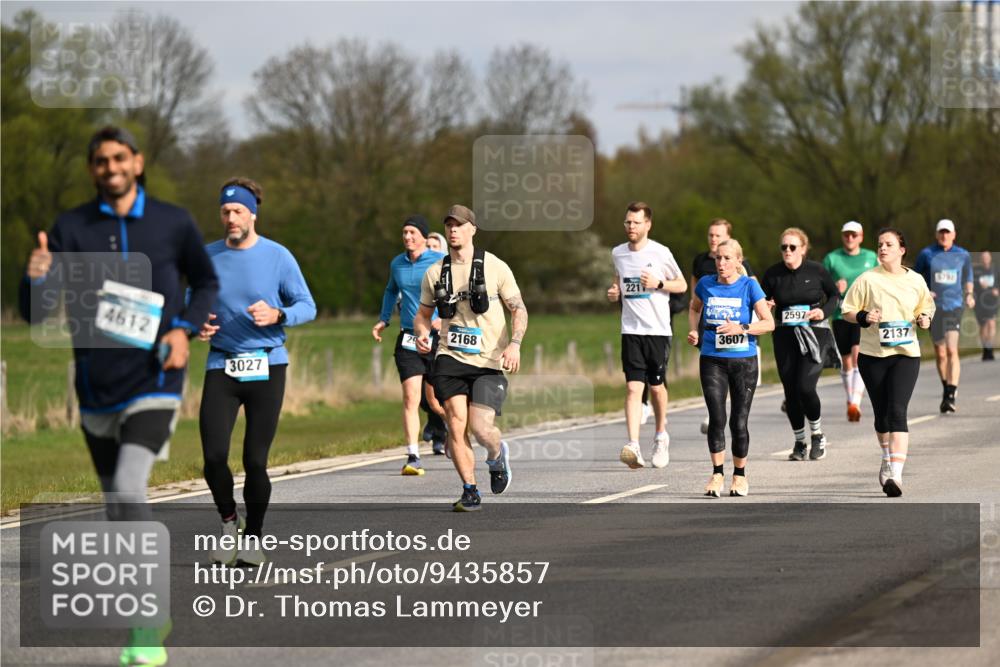 12.04.2026 - 45. Internationalen Wilhelmsburger Insellauf Dr. Thomas Lammeyer http://msf.ph/oto/9435857 12.04.2026 09:25:53 Laufen 2168, 4612, 3027, 221, 3607, 2597, 2137, 5762 meine-sportfotos.de