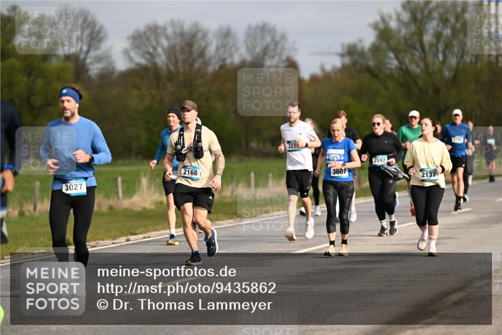 12.04.2026 - 45. Internationalen Wilhelmsburger Insellauf Dr. Thomas Lammeyer http://msf.ph/oto/9435862 12.04.2026 09:25:54 Laufen 98, 3027, 2168, 221, 3607, 2597, 2137, 5762 meine-sportfotos.de