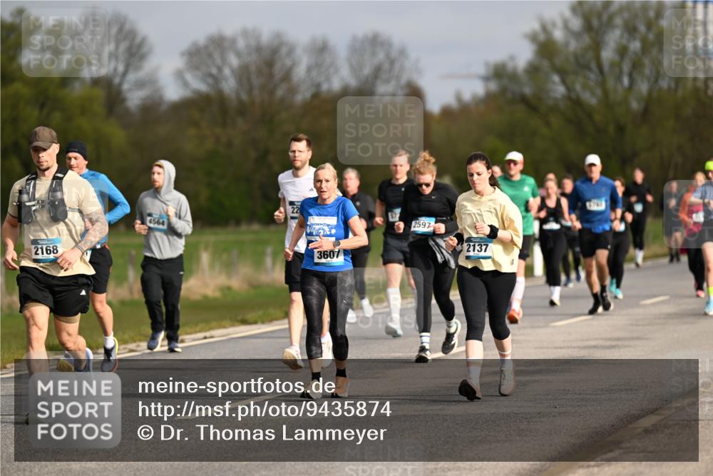 12.04.2026 - 45. Internationalen Wilhelmsburger Insellauf Dr. Thomas Lammeyer http://msf.ph/oto/9435874 12.04.2026 09:25:56 Laufen 2168, 22, 4564, 3607, 2597, 2137 meine-sportfotos.de