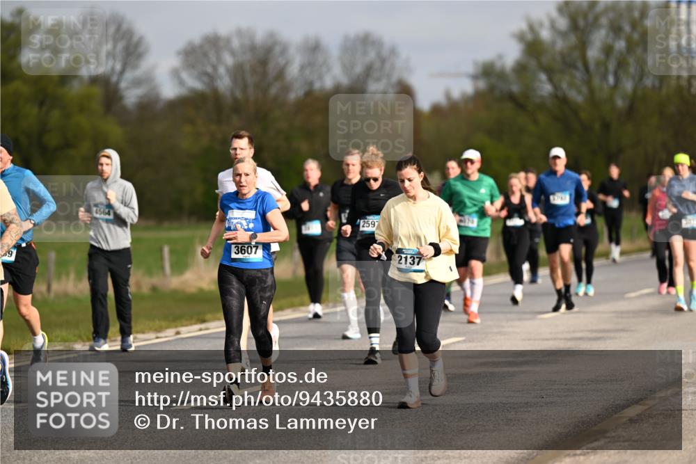 12.04.2026 - 45. Internationalen Wilhelmsburger Insellauf Dr. Thomas Lammeyer http://msf.ph/oto/9435880 12.04.2026 09:25:57 Laufen 4564, 3607, 2597, 2137, 070 meine-sportfotos.de