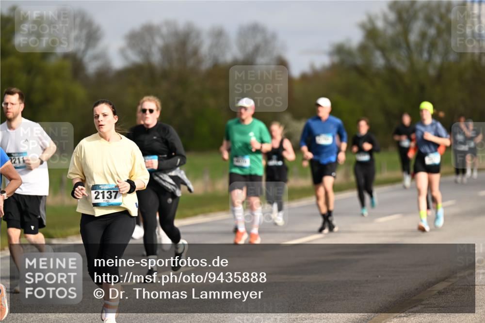 12.04.2026 - 45. Internationalen Wilhelmsburger Insellauf Dr. Thomas Lammeyer http://msf.ph/oto/9435888 12.04.2026 09:25:59 Laufen 2211, 2137 meine-sportfotos.de