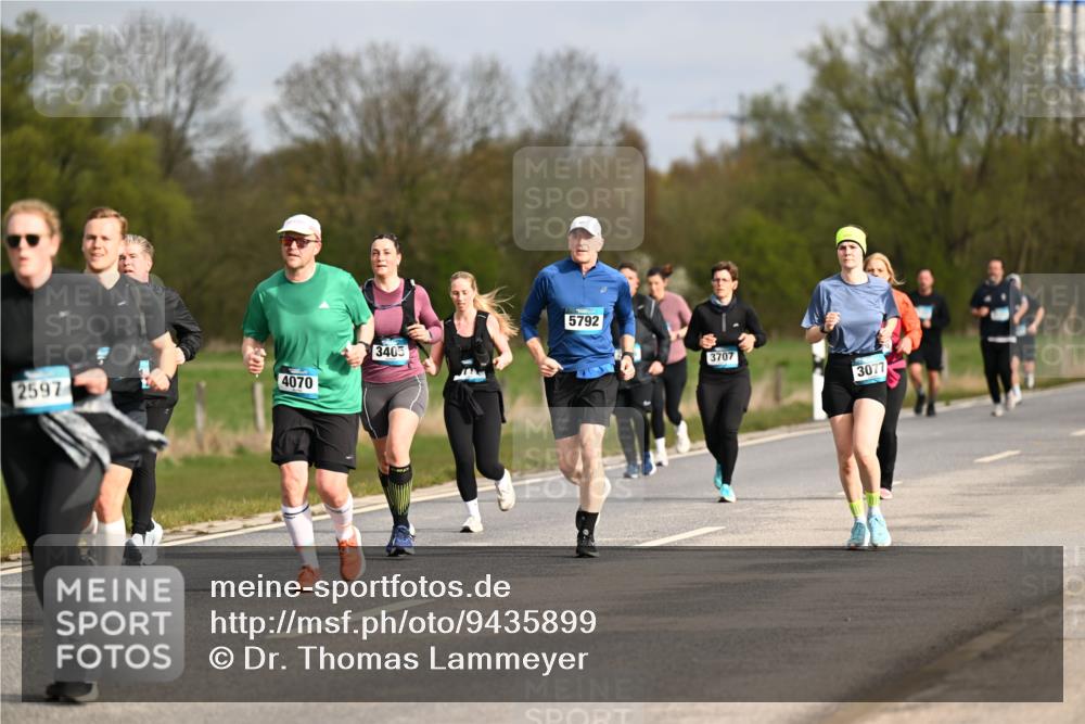 12.04.2026 - 45. Internationalen Wilhelmsburger Insellauf Dr. Thomas Lammeyer http://msf.ph/oto/9435899 12.04.2026 09:26:01 Laufen 4070, 2597, 3405, 5792, 3707, 3077 meine-sportfotos.de