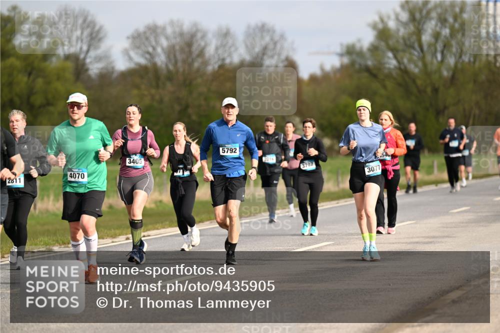 12.04.2026 - 45. Internationalen Wilhelmsburger Insellauf Dr. Thomas Lammeyer http://msf.ph/oto/9435905 12.04.2026 09:26:02 Laufen 5792, 3405, 2016, 4070, 2811, 3707, 3077 meine-sportfotos.de