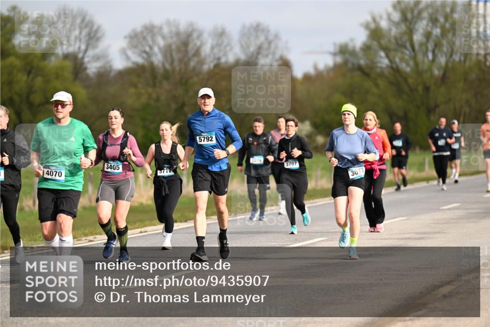 12.04.2026 - 45. Internationalen Wilhelmsburger Insellauf Dr. Thomas Lammeyer http://msf.ph/oto/9435907 12.04.2026 09:26:02 Laufen 4070, 3405, 3717, 5792, 2016, 3707, 3077 meine-sportfotos.de