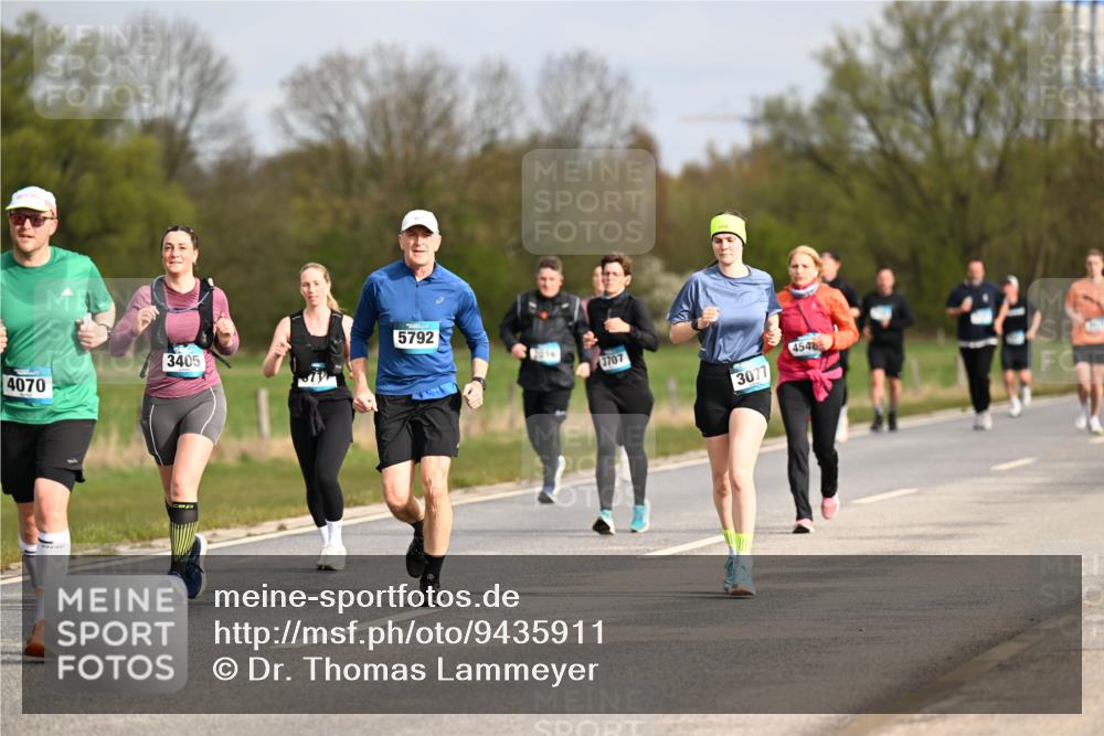 12.04.2026 - 45. Internationalen Wilhelmsburger Insellauf Dr. Thomas Lammeyer http://msf.ph/oto/9435911 12.04.2026 09:26:03 Laufen 5792, 3405, 4070, 3707, 3077, 4546 meine-sportfotos.de