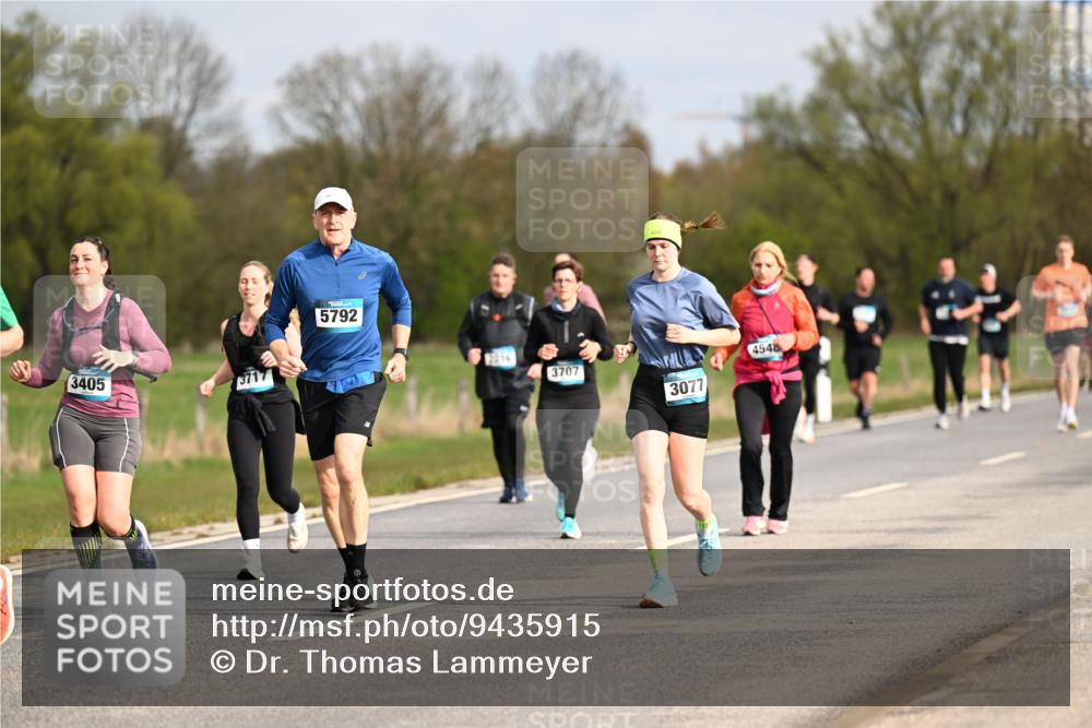12.04.2026 - 45. Internationalen Wilhelmsburger Insellauf Dr. Thomas Lammeyer http://msf.ph/oto/9435915 12.04.2026 09:26:03 Laufen 3405, 3717, 5792, 3707, 3077, 4548 meine-sportfotos.de