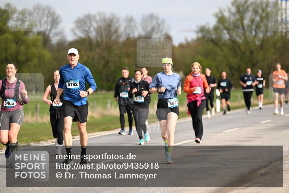 12.04.2026 - 45. Internationalen Wilhelmsburger Insellauf Dr. Thomas Lammeyer http://msf.ph/oto/9435918 12.04.2026 09:26:04 Laufen 3405, 5792, 3707, 3077, 548 meine-sportfotos.de