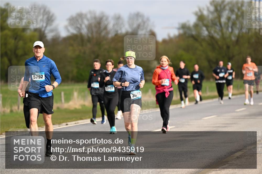 12.04.2026 - 45. Internationalen Wilhelmsburger Insellauf Dr. Thomas Lammeyer http://msf.ph/oto/9435919 12.04.2026 09:26:04 Laufen 5792, 3707, 3077 meine-sportfotos.de