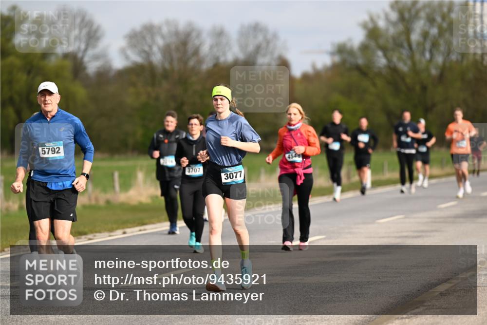 12.04.2026 - 45. Internationalen Wilhelmsburger Insellauf Dr. Thomas Lammeyer http://msf.ph/oto/9435921 12.04.2026 09:26:05 Laufen 5792, 3707, 3077 meine-sportfotos.de
