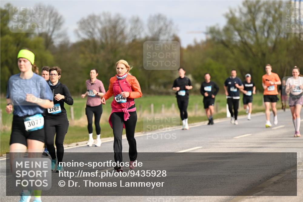 12.04.2026 - 45. Internationalen Wilhelmsburger Insellauf Dr. Thomas Lammeyer http://msf.ph/oto/9435928 12.04.2026 09:26:07 Laufen 112, 3707, 4546, 3077 meine-sportfotos.de