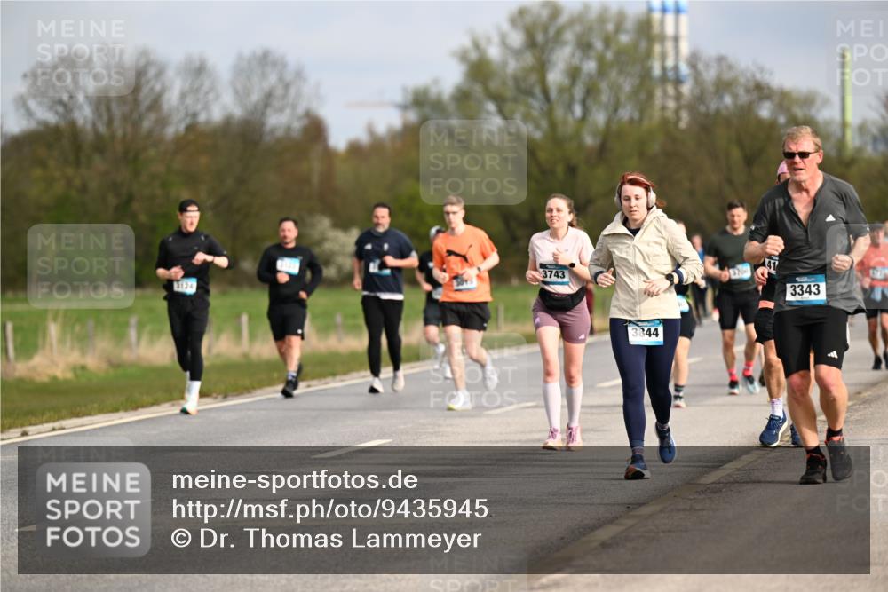 12.04.2026 - 45. Internationalen Wilhelmsburger Insellauf Dr. Thomas Lammeyer http://msf.ph/oto/9435945 12.04.2026 09:26:10 Laufen 3124, 3743, 3844, 3343 meine-sportfotos.de