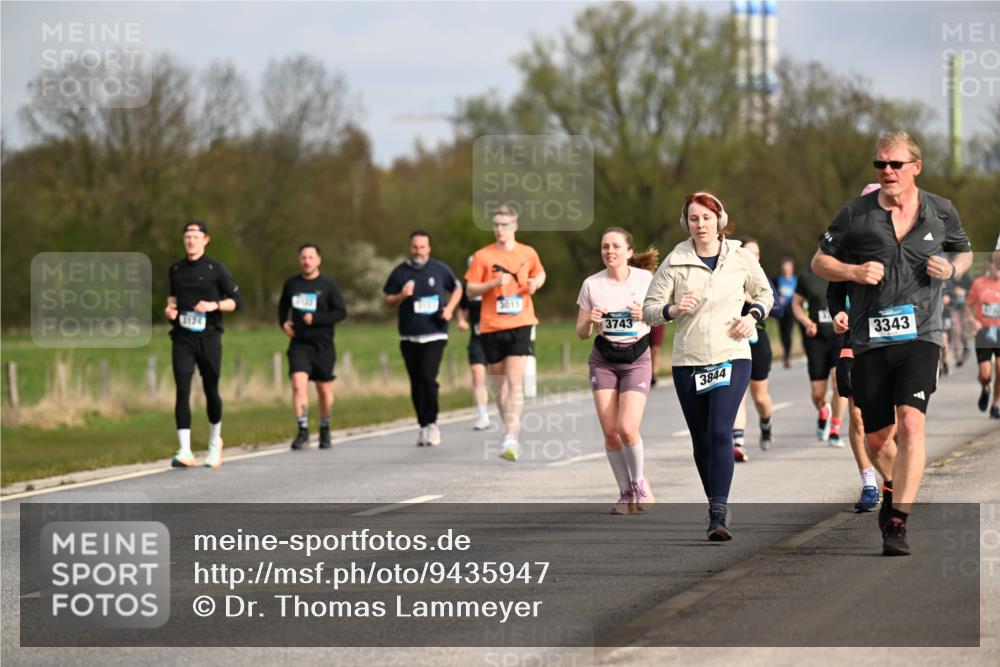 12.04.2026 - 45. Internationalen Wilhelmsburger Insellauf Dr. Thomas Lammeyer http://msf.ph/oto/9435947 12.04.2026 09:26:10 Laufen 3015, 3743, 3844, 3343 meine-sportfotos.de
