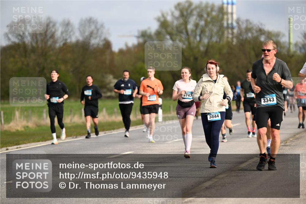 12.04.2026 - 45. Internationalen Wilhelmsburger Insellauf Dr. Thomas Lammeyer http://msf.ph/oto/9435948 12.04.2026 09:26:10 Laufen 3015, 3743, 3844, 3343 meine-sportfotos.de