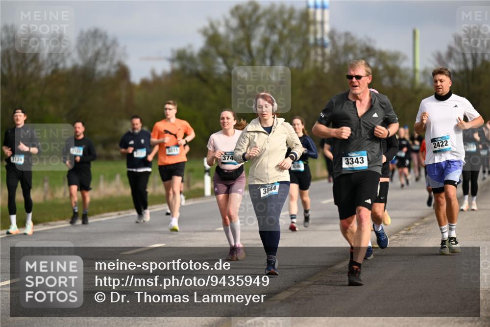 12.04.2026 - 45. Internationalen Wilhelmsburger Insellauf Dr. Thomas Lammeyer http://msf.ph/oto/9435949 12.04.2026 09:26:11 Laufen 3124, 3015, 374, 3844, 3343, 2422, 2616 meine-sportfotos.de