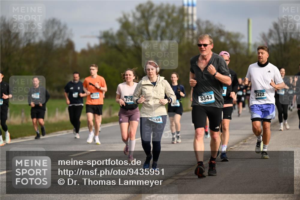 12.04.2026 - 45. Internationalen Wilhelmsburger Insellauf Dr. Thomas Lammeyer http://msf.ph/oto/9435951 12.04.2026 09:26:11 Laufen 3015, 374, 44, 3343, 2422 meine-sportfotos.de