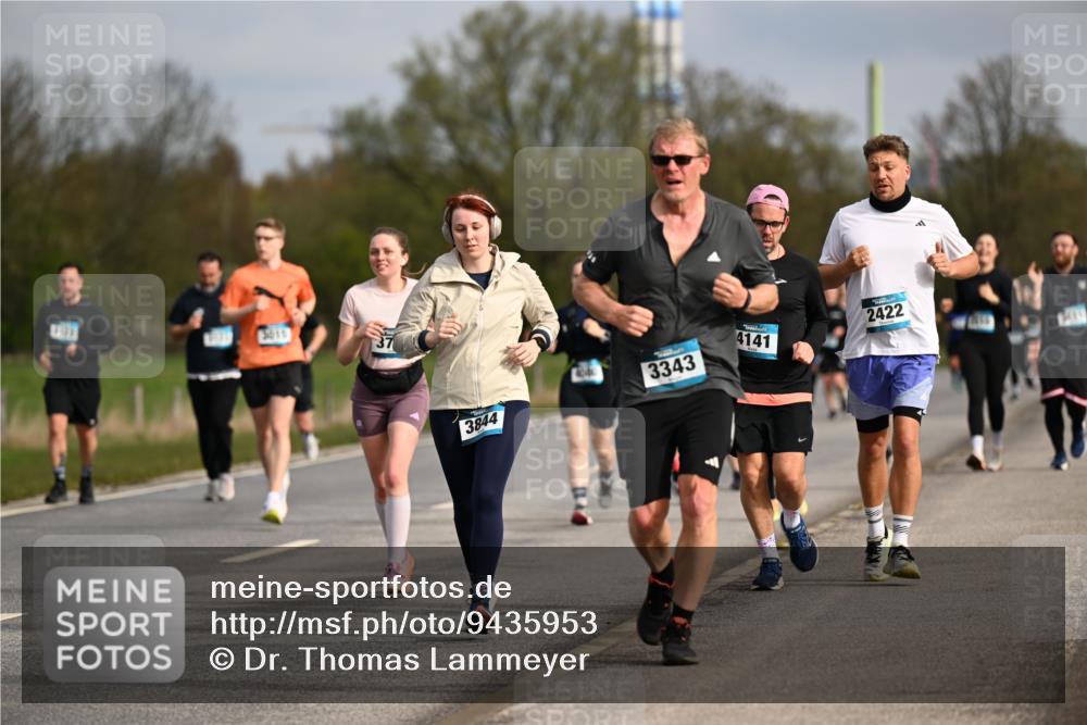 12.04.2026 - 45. Internationalen Wilhelmsburger Insellauf Dr. Thomas Lammeyer http://msf.ph/oto/9435953 12.04.2026 09:26:12 Laufen 3011, 3844, 4040, 3343, 2422, 4141 meine-sportfotos.de