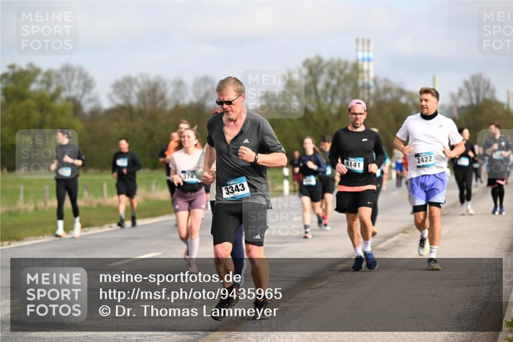 12.04.2026 - 45. Internationalen Wilhelmsburger Insellauf Dr. Thomas Lammeyer http://msf.ph/oto/9435965 12.04.2026 09:26:14 Laufen 3343, 4141, 2422 meine-sportfotos.de