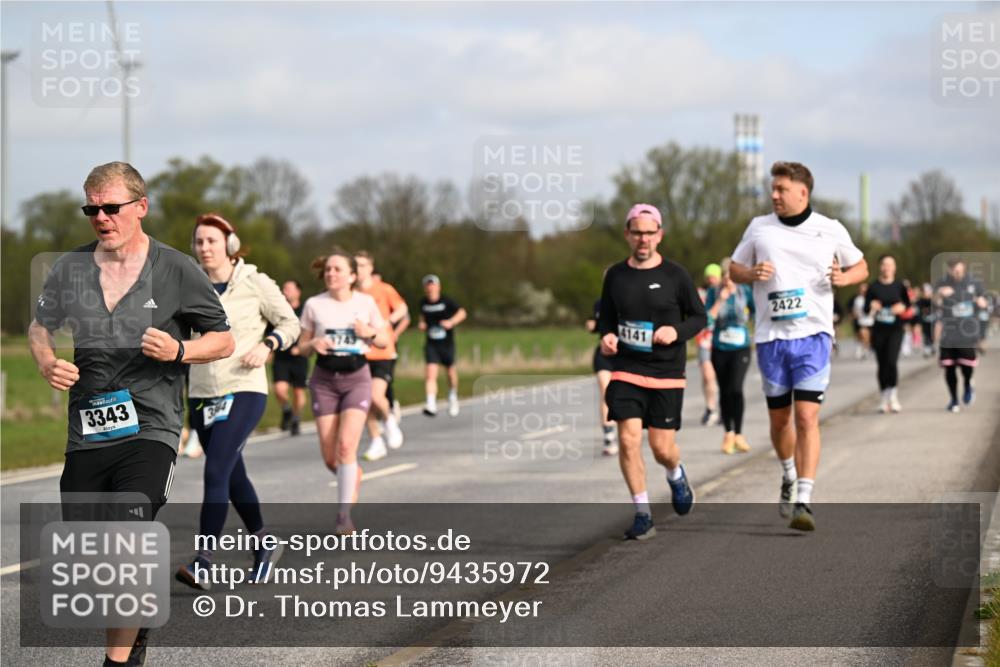 12.04.2026 - 45. Internationalen Wilhelmsburger Insellauf Dr. Thomas Lammeyer http://msf.ph/oto/9435972 12.04.2026 09:26:16 Laufen 3343, 4141, 2422 meine-sportfotos.de