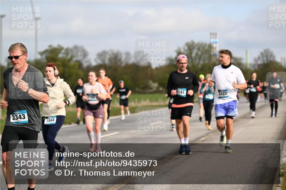 12.04.2026 - 45. Internationalen Wilhelmsburger Insellauf Dr. Thomas Lammeyer http://msf.ph/oto/9435973 12.04.2026 09:26:16 Laufen 3343, 3844, 141, 2422 meine-sportfotos.de