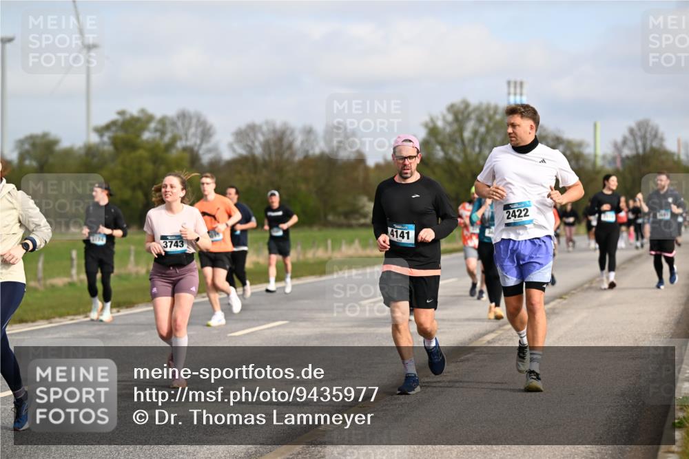 12.04.2026 - 45. Internationalen Wilhelmsburger Insellauf Dr. Thomas Lammeyer http://msf.ph/oto/9435977 12.04.2026 09:26:16 Laufen 2422, 3743, 4141 meine-sportfotos.de