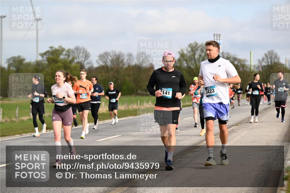 12.04.2026 - 45. Internationalen Wilhelmsburger Insellauf Dr. Thomas Lammeyer http://msf.ph/oto/9435979 12.04.2026 09:26:17 Laufen 3015, 3124, 3745, 141, 2422, 3681 meine-sportfotos.de