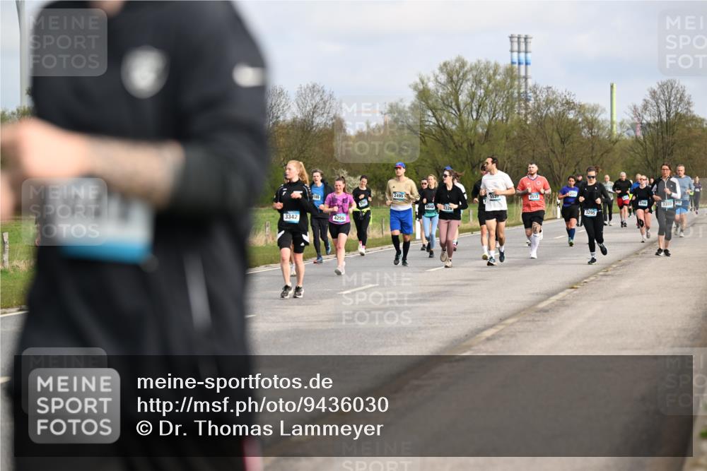 12.04.2026 - 45. Internationalen Wilhelmsburger Insellauf Dr. Thomas Lammeyer http://msf.ph/oto/9436030 12.04.2026 09:26:28 Laufen 3342, 4258, 2495, 5842, 4326, 5537, 3333, 3295 meine-sportfotos.de