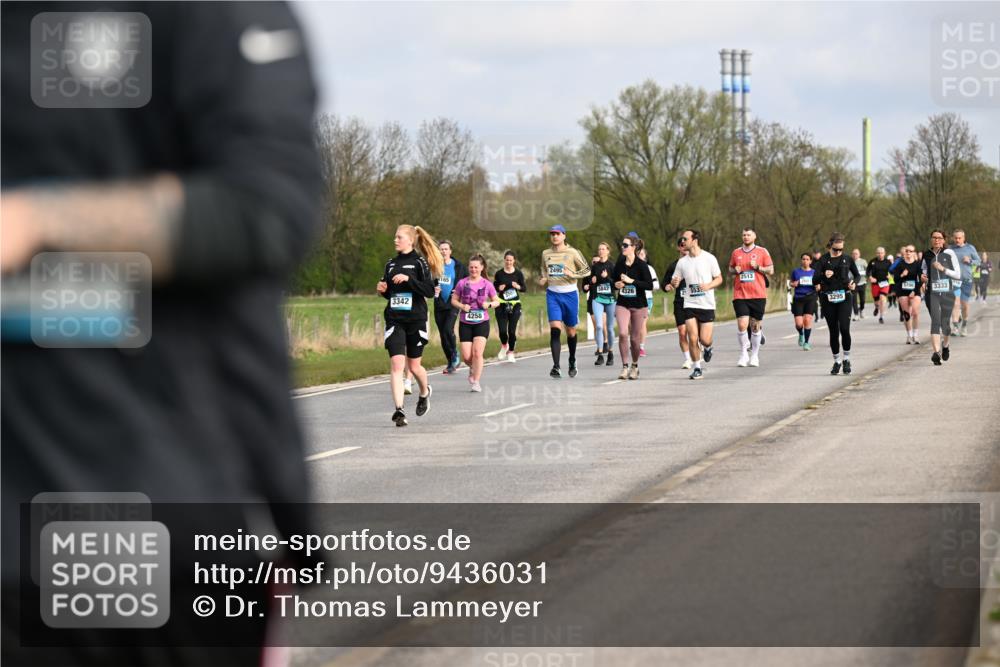 12.04.2026 - 45. Internationalen Wilhelmsburger Insellauf Dr. Thomas Lammeyer http://msf.ph/oto/9436031 12.04.2026 09:26:28 Laufen 3342, 4258, 2495, 4326, 2513, 5700, 3295, 3333 meine-sportfotos.de