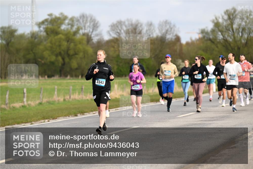 12.04.2026 - 45. Internationalen Wilhelmsburger Insellauf Dr. Thomas Lammeyer http://msf.ph/oto/9436043 12.04.2026 09:26:31 Laufen 3342, 4258, 2495, 1442, 4326, 5537 meine-sportfotos.de