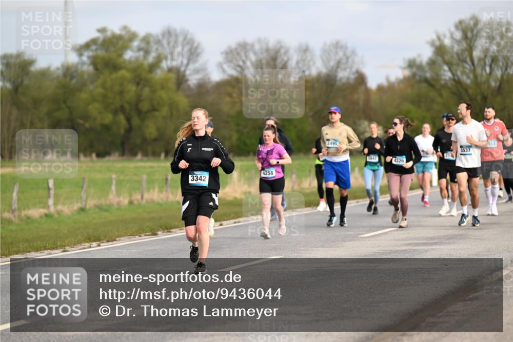 12.04.2026 - 45. Internationalen Wilhelmsburger Insellauf Dr. Thomas Lammeyer http://msf.ph/oto/9436044 12.04.2026 09:26:31 Laufen 4258, 3342, 2495, 1443, 4326, 5537 meine-sportfotos.de