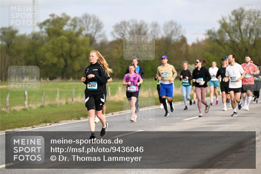 12.04.2026 - 45. Internationalen Wilhelmsburger Insellauf Dr. Thomas Lammeyer http://msf.ph/oto/9436046 12.04.2026 09:26:31 Laufen 3342, 4258, 2495, 4326, 3537 meine-sportfotos.de