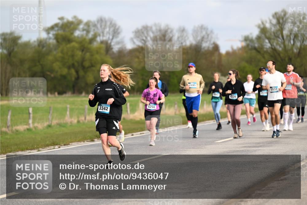 12.04.2026 - 45. Internationalen Wilhelmsburger Insellauf Dr. Thomas Lammeyer http://msf.ph/oto/9436047 12.04.2026 09:26:31 Laufen 3342, 4258, 2495, 5537, 4326 meine-sportfotos.de
