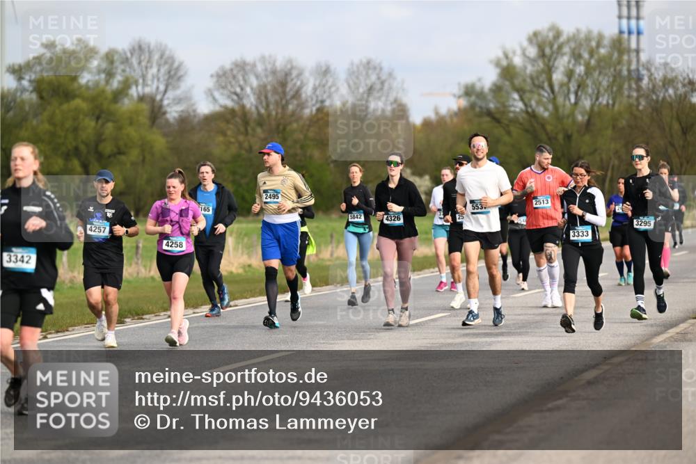 12.04.2026 - 45. Internationalen Wilhelmsburger Insellauf Dr. Thomas Lammeyer http://msf.ph/oto/9436053 12.04.2026 09:26:32 Laufen 3342, 4257, 4258, 165, 2495, 553, 2513, 5842, 4326, 3295, 3333 meine-sportfotos.de