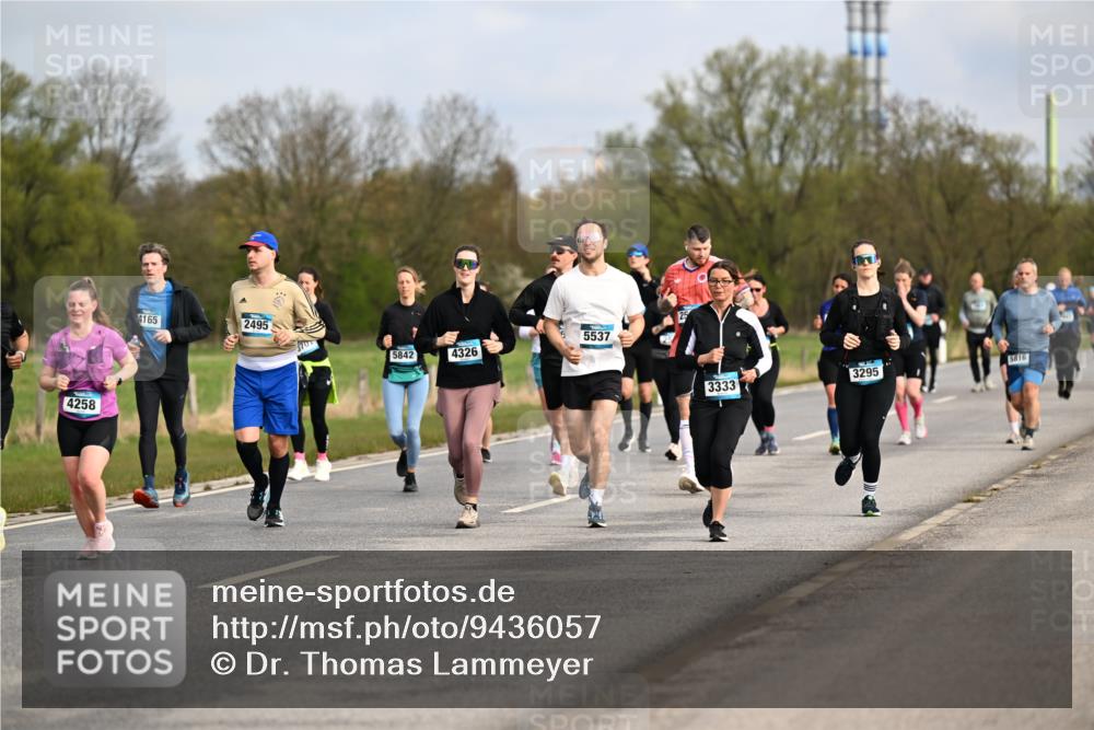 12.04.2026 - 45. Internationalen Wilhelmsburger Insellauf Dr. Thomas Lammeyer http://msf.ph/oto/9436057 12.04.2026 09:26:33 Laufen 4258, 4165, 2495, 5537, 5842, 4326, 3333, 3295, 5816 meine-sportfotos.de