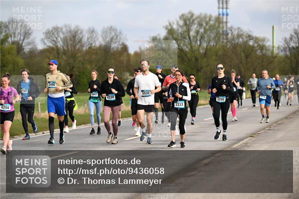 12.04.2026 - 45. Internationalen Wilhelmsburger Insellauf Dr. Thomas Lammeyer http://msf.ph/oto/9436058 12.04.2026 09:26:33 Laufen 4258, 4165, 2495, 5842, 5537, 4326, 3333, 3295, 5816 meine-sportfotos.de