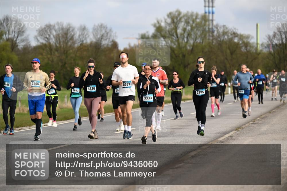 12.04.2026 - 45. Internationalen Wilhelmsburger Insellauf Dr. Thomas Lammeyer http://msf.ph/oto/9436060 12.04.2026 09:26:34 Laufen 4165, 2495, 370, 4326, 5842, 25, 5537, 3333, 3295, 5816 meine-sportfotos.de