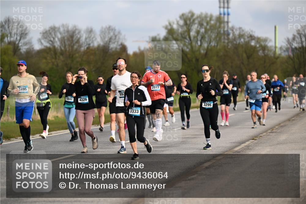 12.04.2026 - 45. Internationalen Wilhelmsburger Insellauf Dr. Thomas Lammeyer http://msf.ph/oto/9436064 12.04.2026 09:26:34 Laufen 2495, 370, 5842, 4326, 5, 553, 2513, 3333, 3295, 3818 meine-sportfotos.de