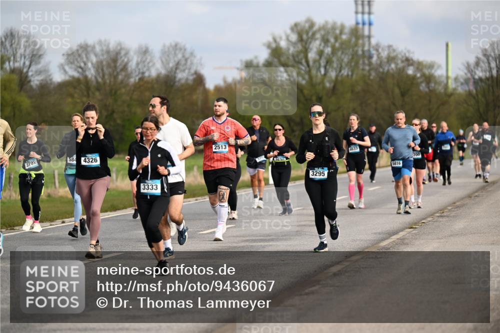 12.04.2026 - 45. Internationalen Wilhelmsburger Insellauf Dr. Thomas Lammeyer http://msf.ph/oto/9436067 12.04.2026 09:26:35 Laufen 370, 584, 4326, 3333, 2513, 3202, 2620, 3295, 4633, 5816, 700 meine-sportfotos.de