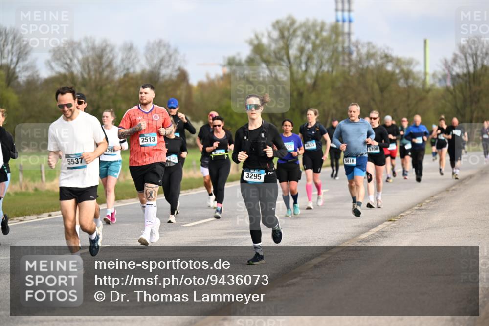 12.04.2026 - 45. Internationalen Wilhelmsburger Insellauf Dr. Thomas Lammeyer http://msf.ph/oto/9436073 12.04.2026 09:26:36 Laufen 5537, 3751, 2513, 3295, 601, 4633, 5816, 5700 meine-sportfotos.de